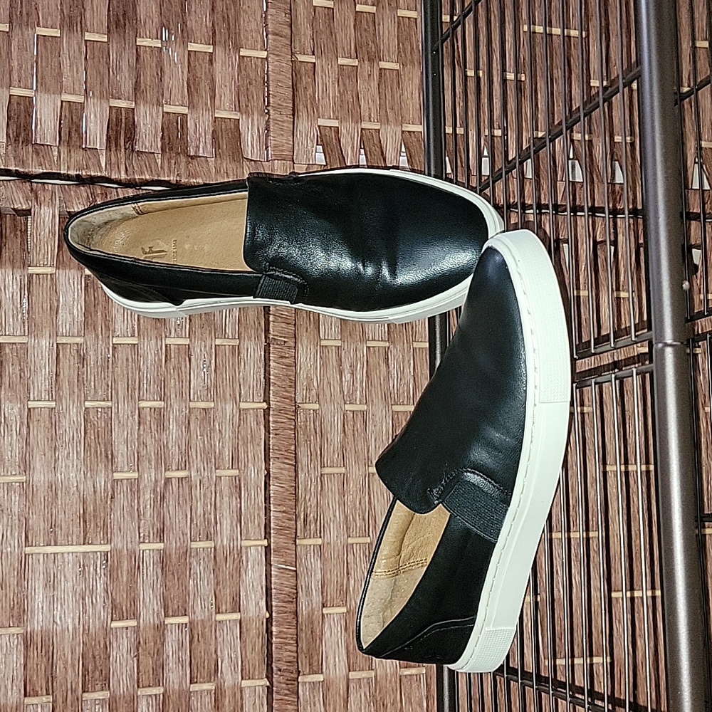 Frye Ivy Slip-on Women's Sneaker in Black size 5.5